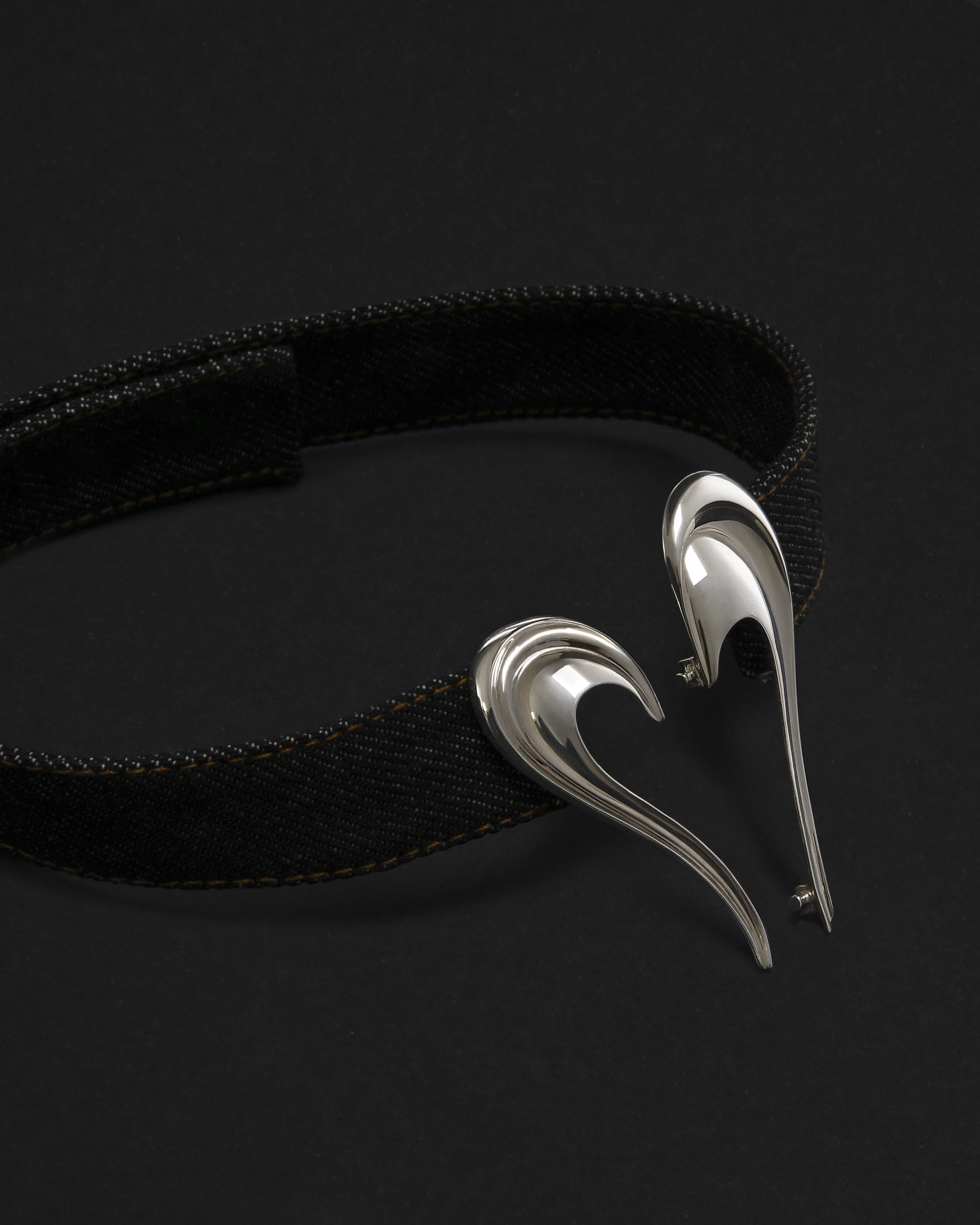 Split Heart Choker - Image 4